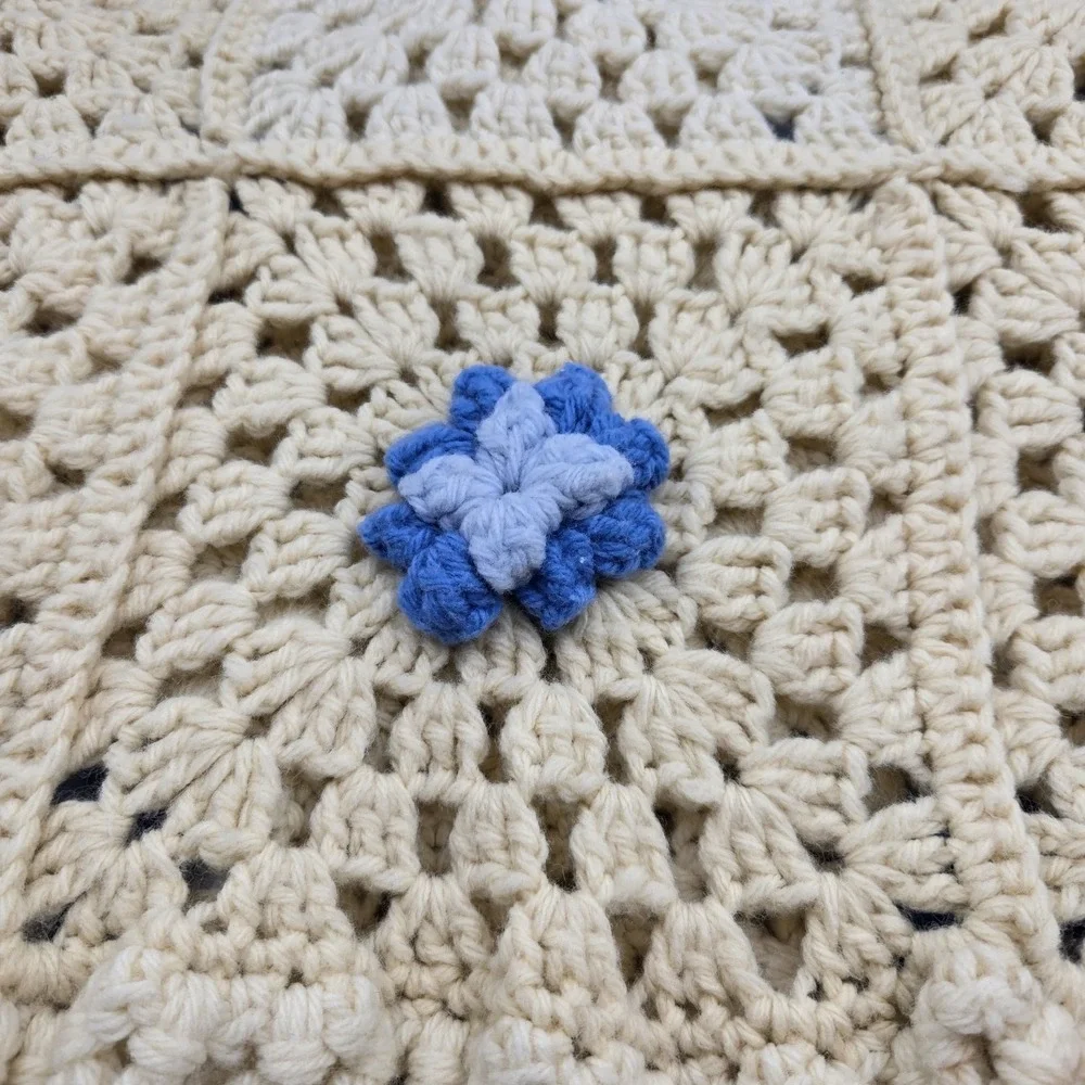 Vtg‎ Handmade Crochet Throw 3D Flower Granny Square Blanket 82x47